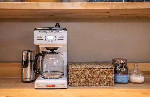 Lower East Side House | Huge Milwaukee Loft Near Shops & Dining + Parking