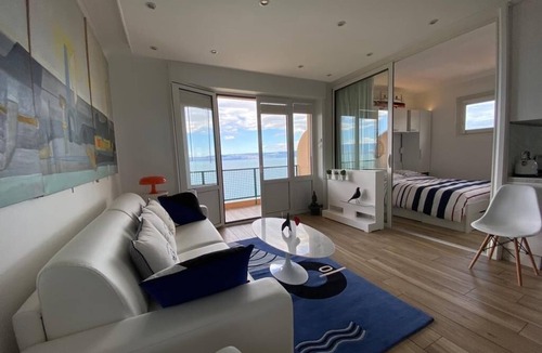 Evian-les-Bains Apartment | Idéalement Situé sur les Quais D'evian Avec vue Panoramique sur le lac Léman