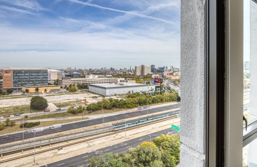 Illinois Medical District Apartment | Ideal Medical District 1BR w/ Gym + W/D, 1 block to L, by Blueground