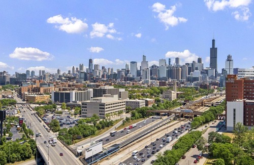 Illinois Medical District Apartment | Ideal Medical District 1BR w/ Gym + W/D, 1 block to L, by Blueground