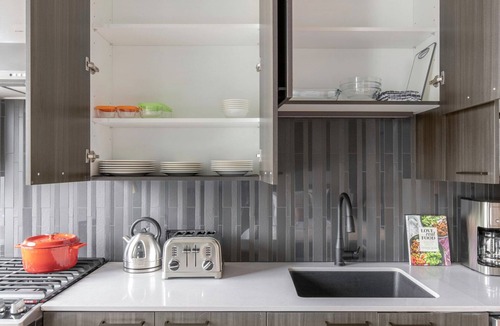 West Loop Apartment | Ideal West Loop Studio w/Gym, Pool, near Fulton Market, by Blueground
