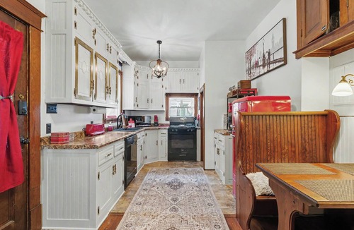 Champaign House | Illini Dream House with Historic Retreat near UIUC and Downtown