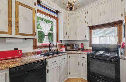 Champaign House | Illini Dream House with Historic Retreat near UIUC and Downtown