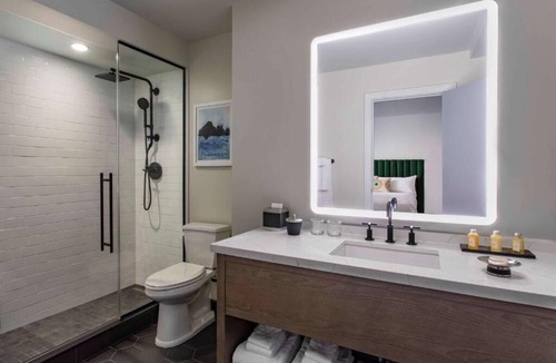 Downtown Chicago Resort | Indulge in Home-Like Comfort! Near Bridgehouse and Chicago River Museum