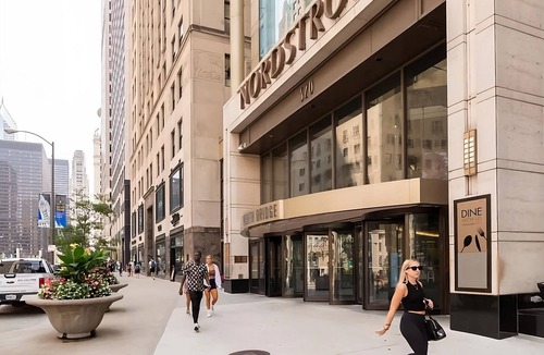 Downtown Chicago Resort | Indulge in Home-Like Comfort! Near Bridgehouse and Chicago River Museum