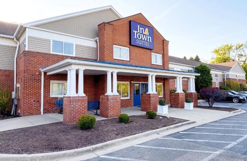 Villa Park Hotel | InTown Suites Extended Stay Chicago IL - Oakbrook