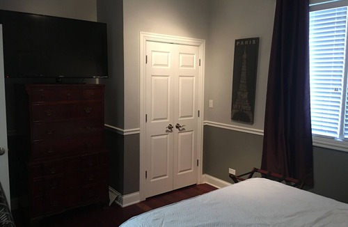 Grand Boulevard House | Just Minutes from Downtown Chicago