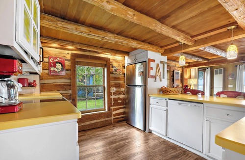 Baileys Harbor Cabin | Kangaroo Kabin: Sunset Shores Kangaroo Lake