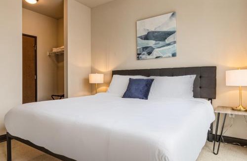 Westown Apartment | Kasa Westown Milwaukee