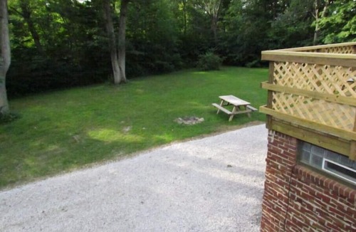 Triumph Cabin | Kishauwau Cabins - Jack's Deluxe Romantic cabin 10 minutes from Starved Rock