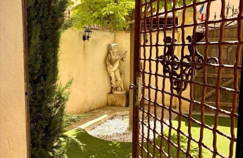Caderousse House | Knight’s Suite - Château d’Ancezune & Plunge Pool