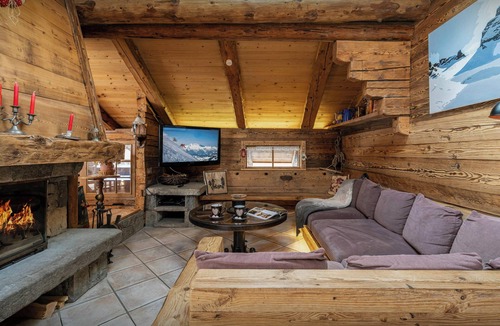 La Clusaz Ski Chalet | La Ferme à Juju - alpine ski-in ski-out for 8 spa & views - OVO Network