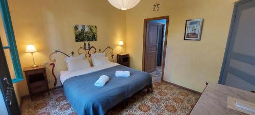 Cascastel-des-Corbieres House | La maison de maître