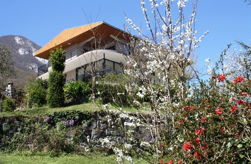 Le Bourget-du-Lac Apartment | "LA PARENTHÈSE": 4-Star Getaway - Panoramic View over Lake Bourget.