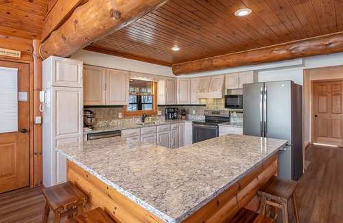 Phelps Cabin | Lac Vieux Life | Dock, Kayaks, Fire Pit & Sunsets