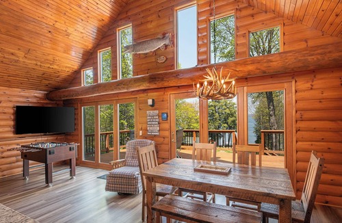 Phelps Cabin | Lac Vieux Life | Dock, Kayaks, Fire Pit & Sunsets