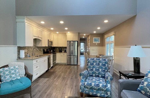 Glen Arbor House | Lake Michigan & Crystal River Townhouse in Glen Arbor
