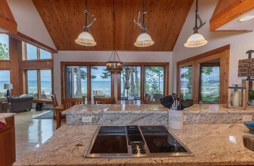Whitefish Point Cabin | Lake Superior Cabin, 4BR, Sleeps 10, Private Beach