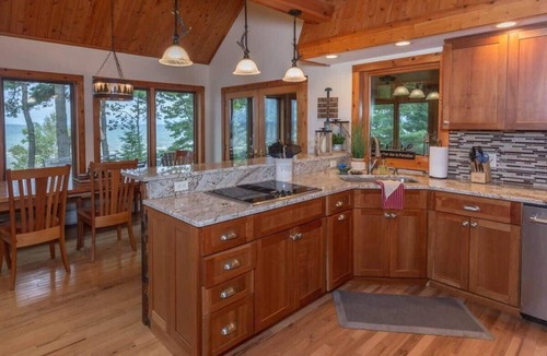 Whitefish Point Cabin | Lake Superior Cabin, 4BR, Sleeps 10, Private Beach