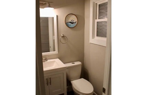 Whitehall House | Lake View Home