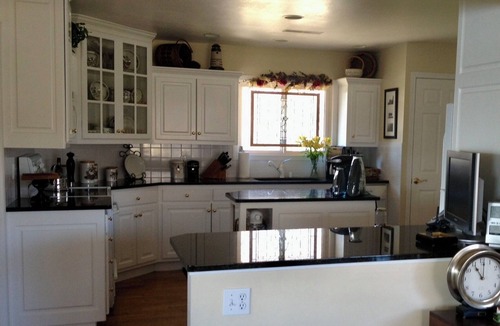 Oshkosh House | Lake Winnebago 2 bedroom home.
