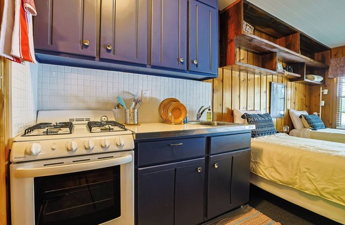 Presque Isle Apartment | Lakefront Couples Cabin - South Turtle Lake - Dock, Rowboats & Musky Fishing