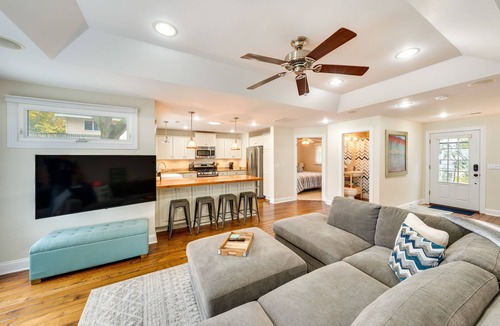 Lake Koshkonong Cottage | Lakefront Edgerton Cottage w/Deck & Grill!
