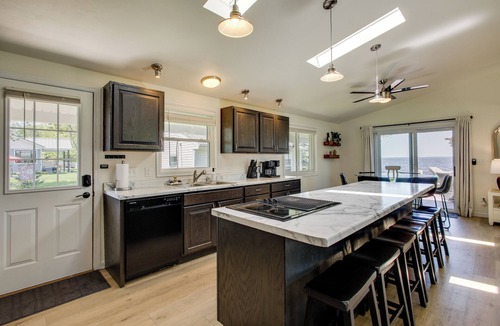 Cecil House | Lakefront Family Home w/Dock & Views in Cecil!