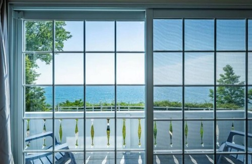 Whitehall Resort | Lakefront King with full kitchen