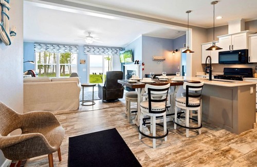 Brussels Cottage | Lakefront Paradise: Hot Tub, Kayaks & Family Fun in Wisconsin