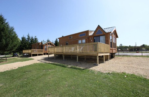 Milton Resort | Lakeland RV Campground Loft Cabin 9