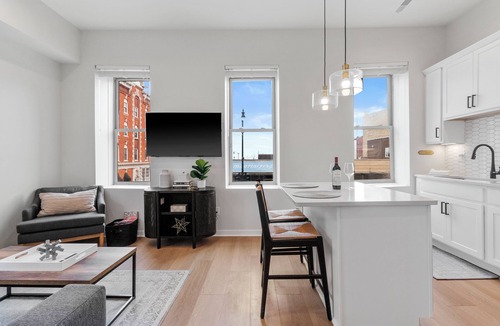 Racine Apartment | Lakeview Apartment