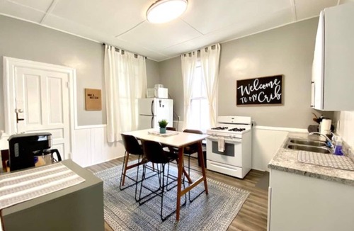 Lakeview Apartment | Lakeview Hideaway: an easy, comfortable 3BR base in Lakeview, steps from Wrigley and the lake.