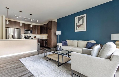 Milwaukee Apartment | Landing | Amazing 1BD, Gym, Courtyard