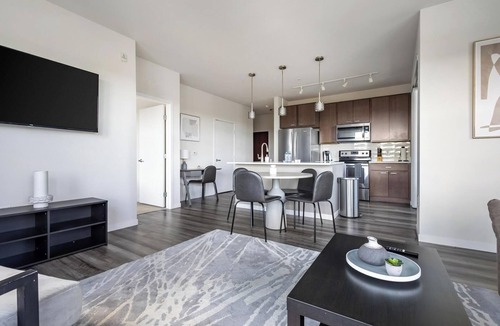 Milwaukee Apartment | Landing | Beautiful 2BD, Gym, Courtyard