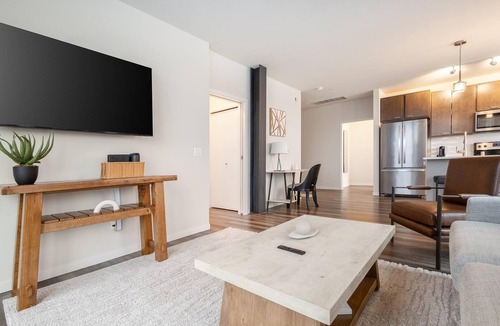 Milwaukee Apartment | Landing | Beautiful 2BD, Courtyard, Gym