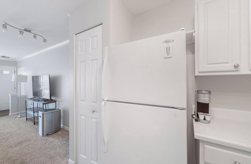 West Dundee Apartment | Landing | Chic 1BD, Gym, Pool