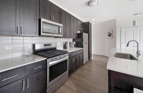 Schaumburg Apartment | Landing | Modern 1BD, Clubhouse, Yoga Studio