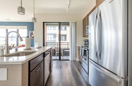 Milwaukee Apartment | Landing | Spectacular 2BD, Clubhouse, Gym
