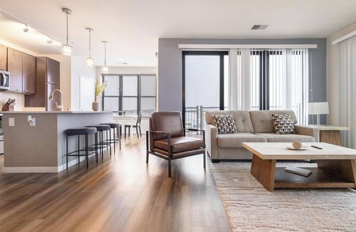 Milwaukee Apartment | Landing | Spectacular 2BD, Gym, Courtyard