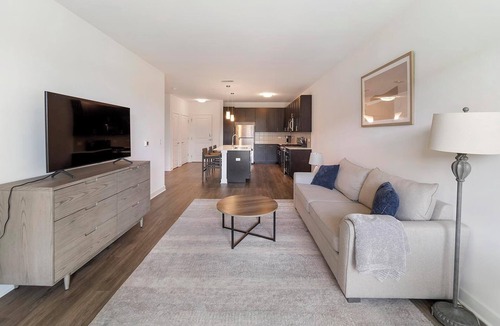 Schaumburg Apartment | Landing | Stunning 1BD, Yoga Studio, Pool