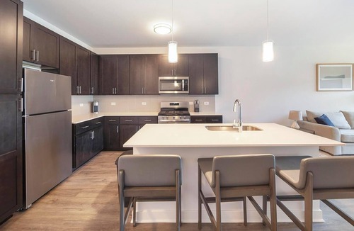 Schaumburg Apartment | Landing | Stunning 1BD, Yoga Studio, Pool