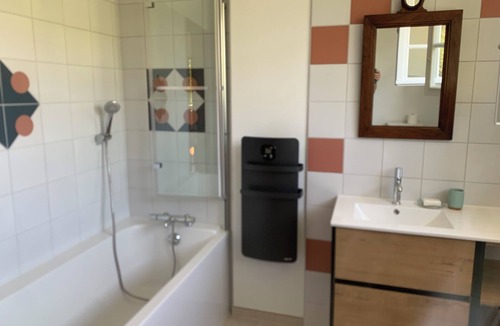 Arbois Bed & Breakfast | Large room with breakfast in Maison d'Hôtes - Near Arbois center
