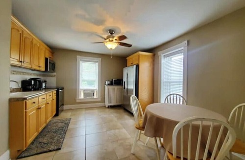 Plainfield Apartment | Large Suite 2 beds plus Murphy full, Victorian Farm Style, Downtown Plainfieldn