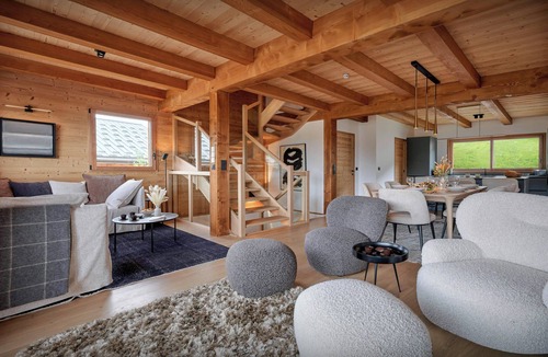 Manigod Ski Chalet | Le 1467 - Comfortable ski-in ski-out property up to 8 guests - OVO Network