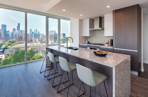 Near North Side Apartment | Level Chicago – Old Town