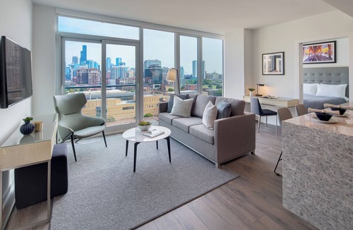 Near North Side Hotel | Level - Old Town One Bedroom Suite with Spacious Kitchen