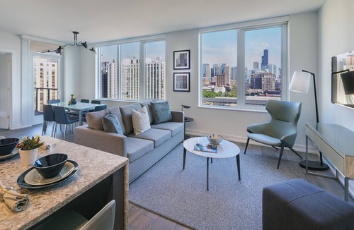 Near North Side Hotel | Live the Suite Life: Historic Old Town Chicago Stays with Modern Luxury & Style