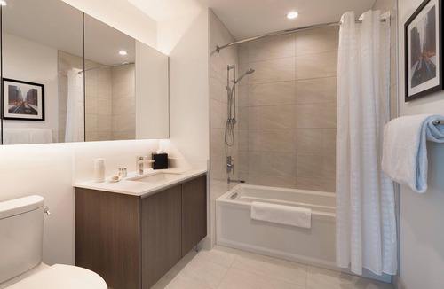 Near North Side Hotel | Live the Suite Life: Historic Old Town Chicago Stays with Modern Luxury & Style