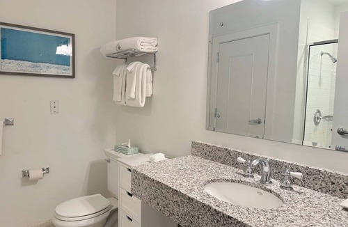 Bay Harbor Condo | Lodge Suite 262: Cozy 1-bedroom retreat in Bay Harbor, perfect for relaxation.
